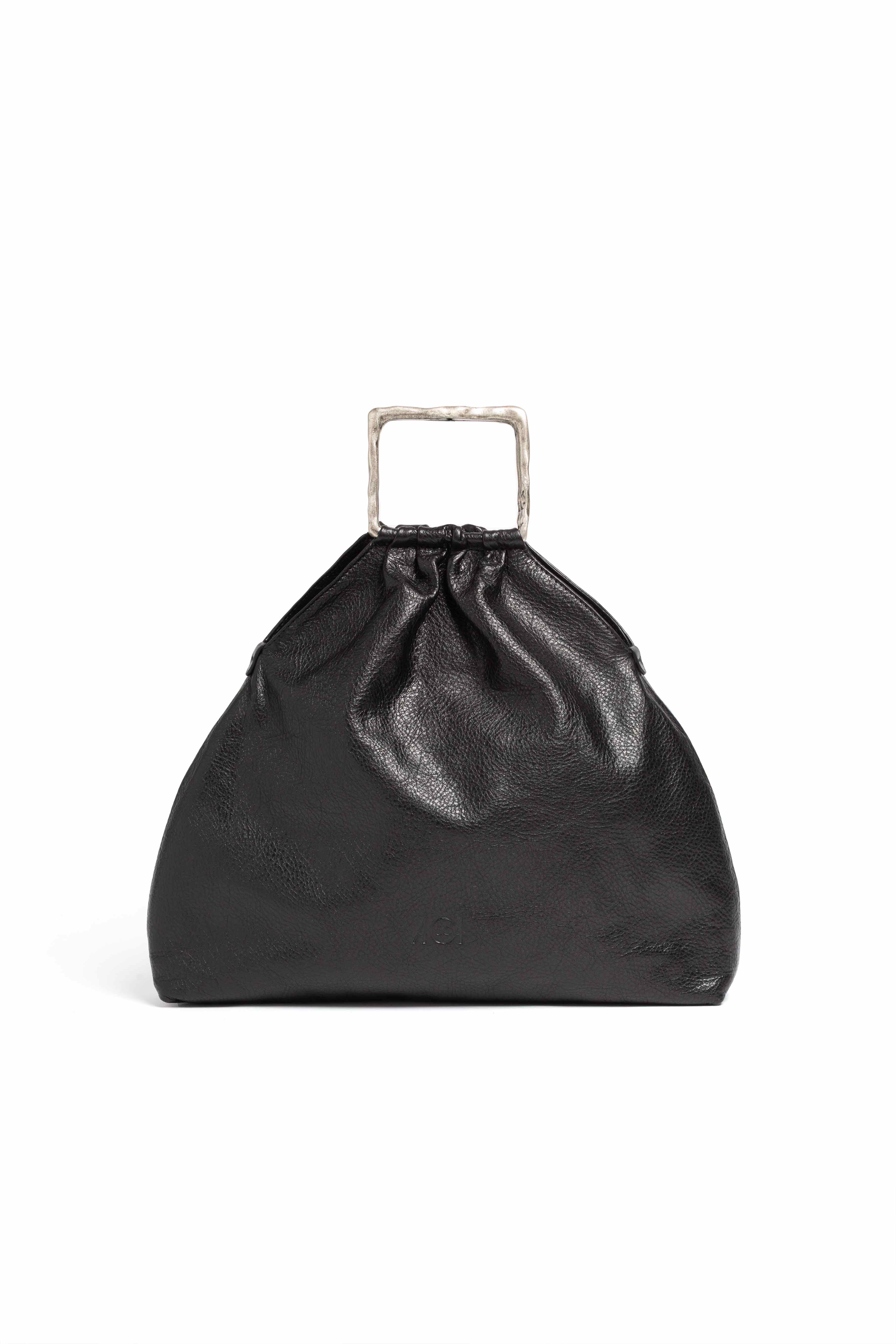 Borsa pouch in pelle new mexico colore nero. Manico argento e tracolla.