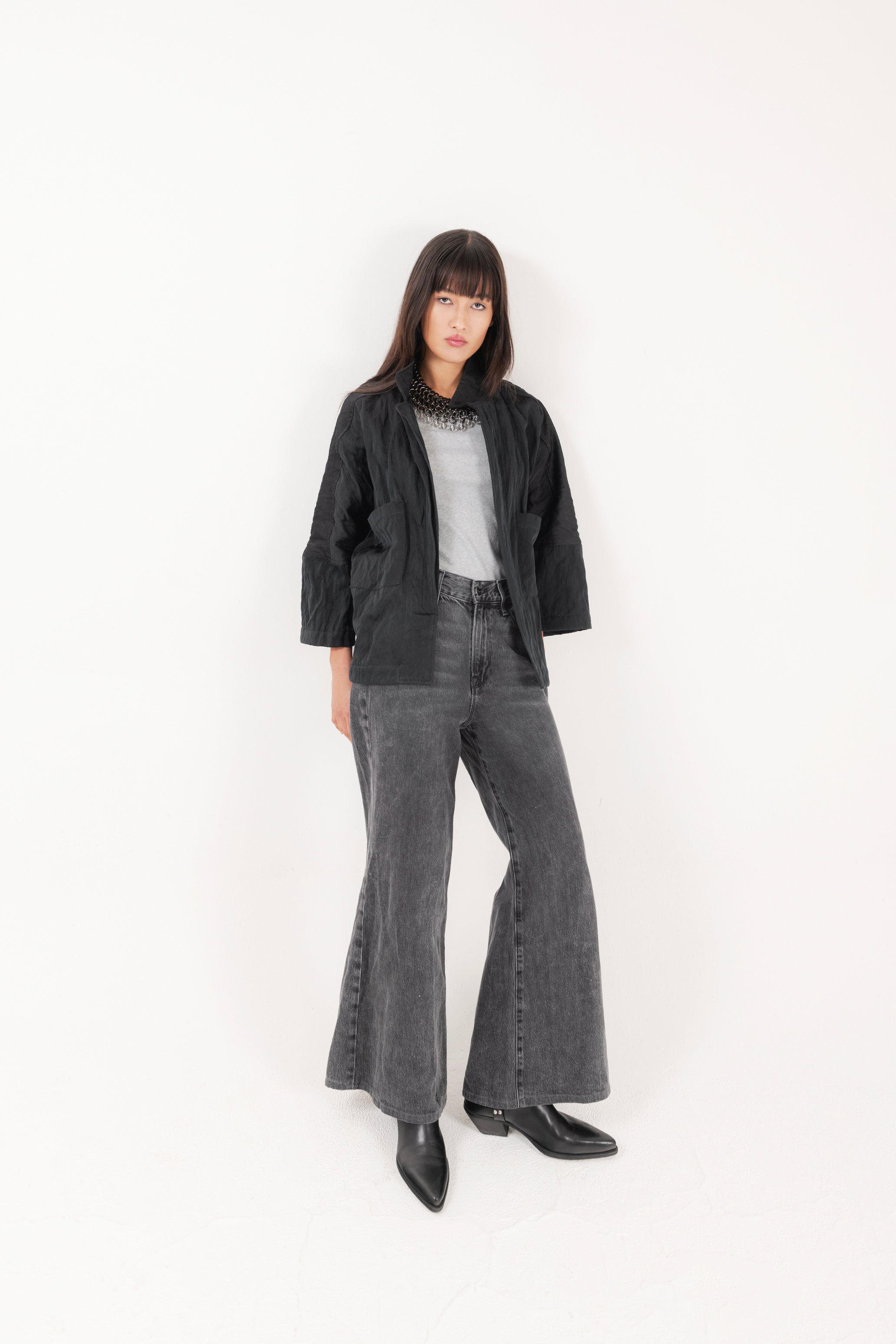 Caban corto in duchesse colore nero