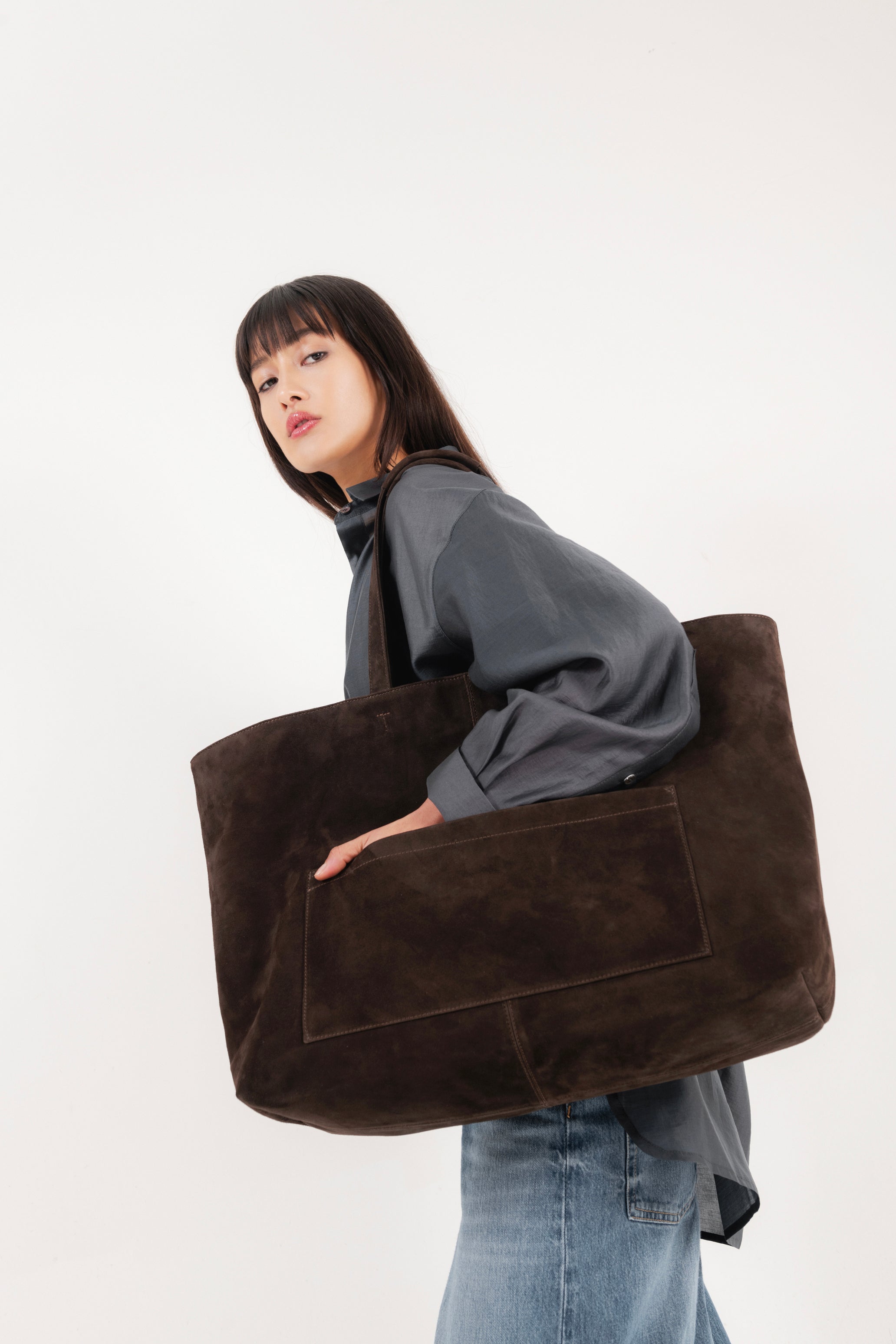 Camicia oversize in cupro colore grigio