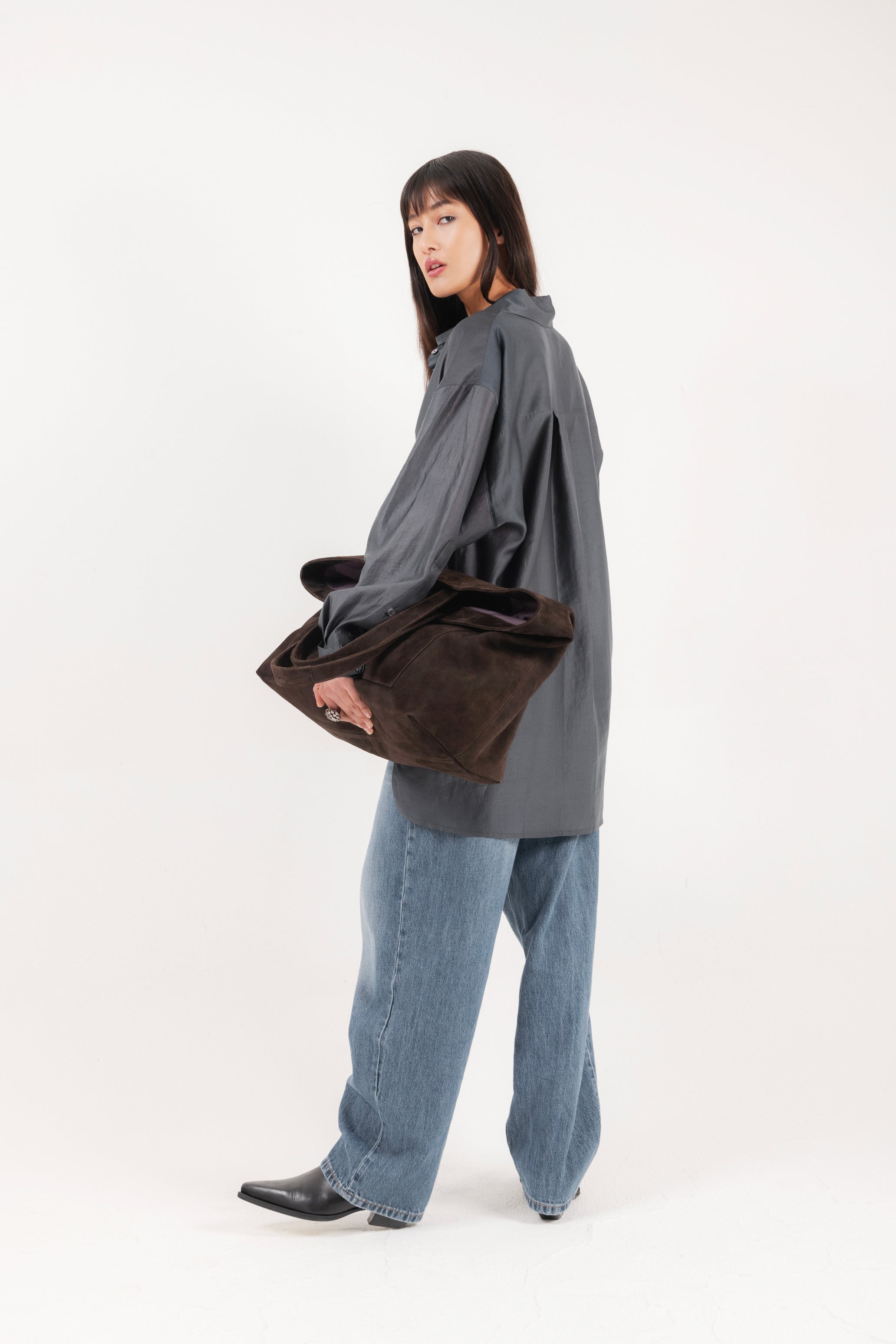 Camicia oversize in cupro colore grigio