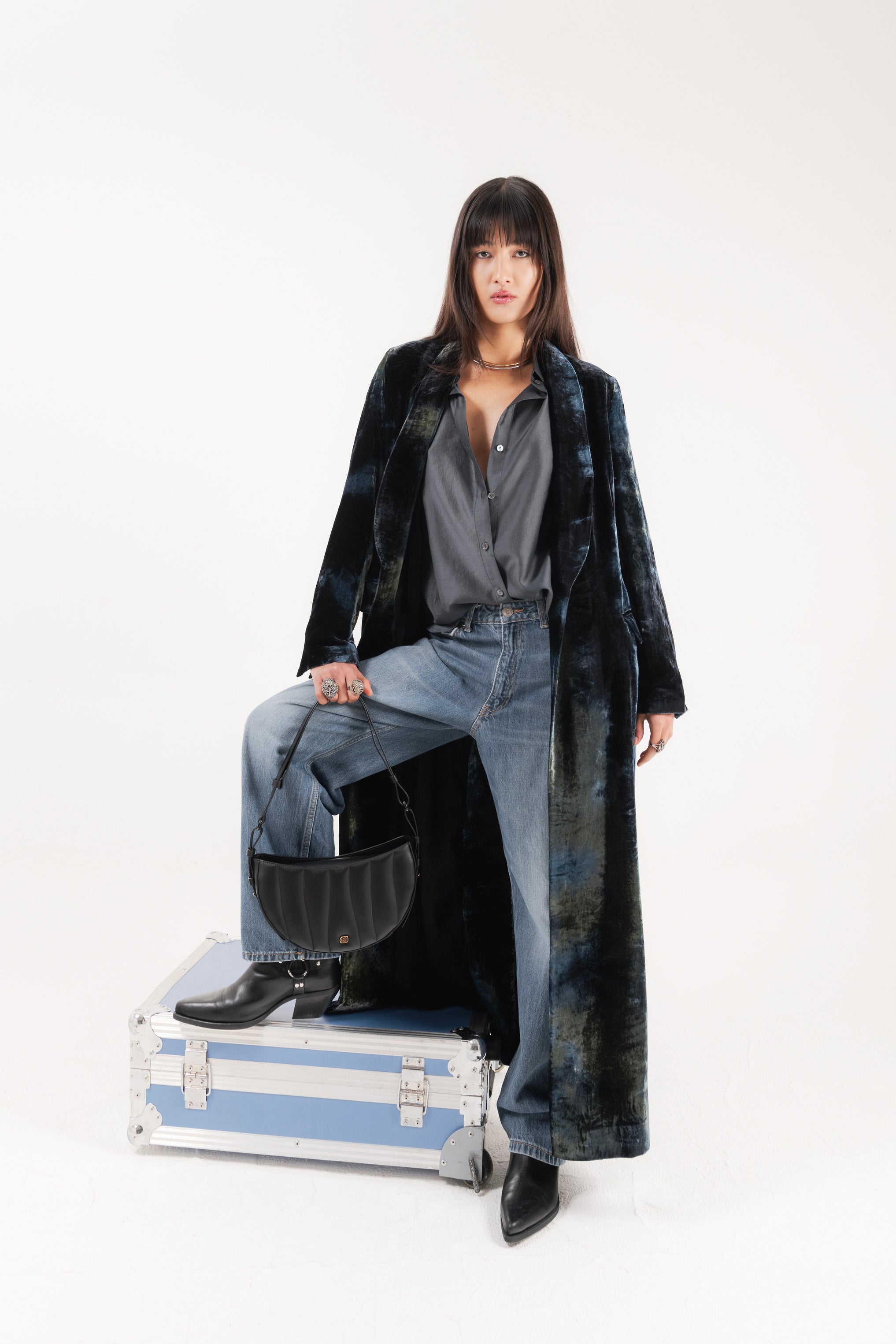 Cappotto in velluto colore blu petrolio effetto sfumato