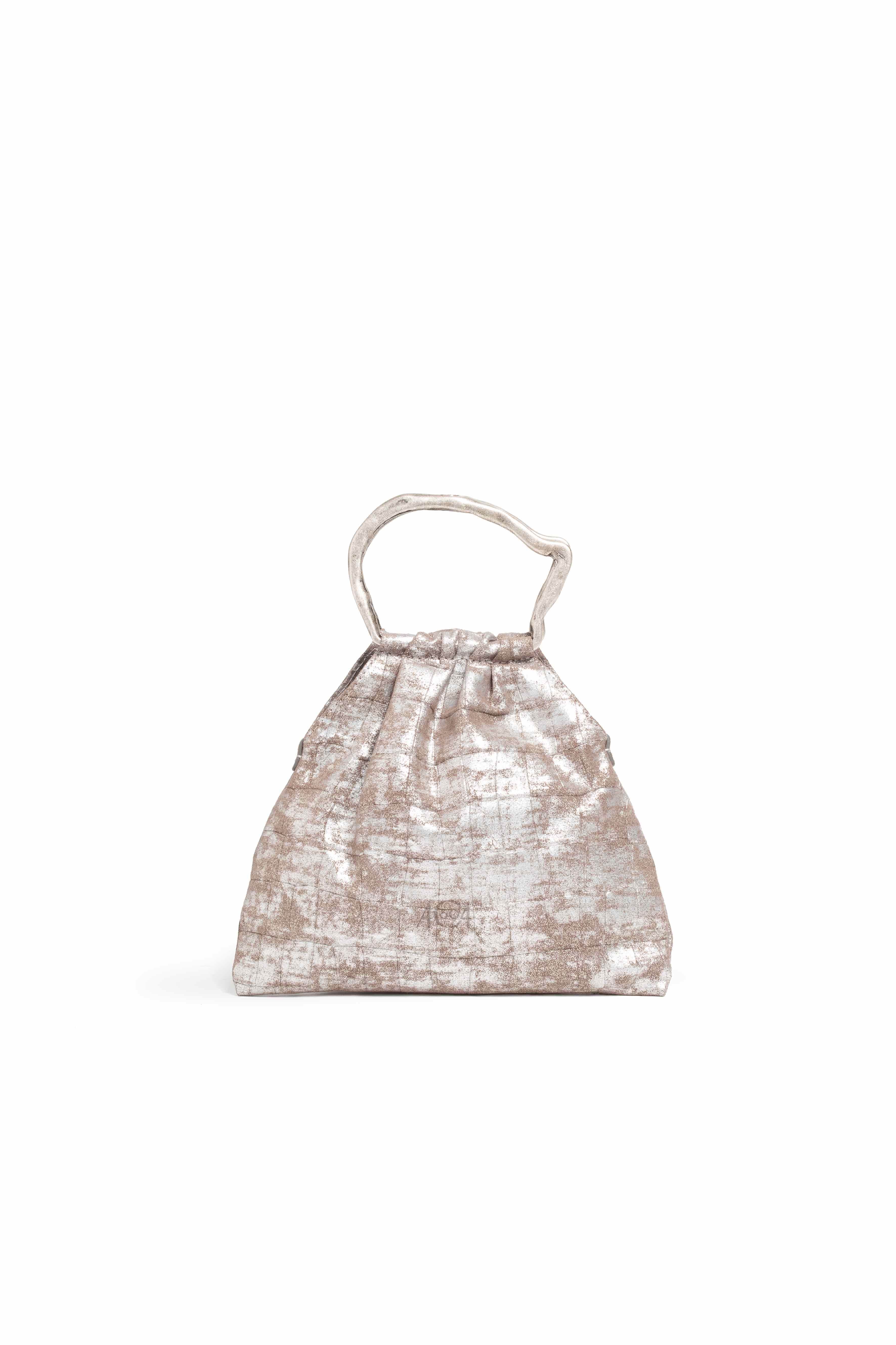 Mini bag pouch in pelle metalizzata colore grigio effetto coccodrillo con manico argento