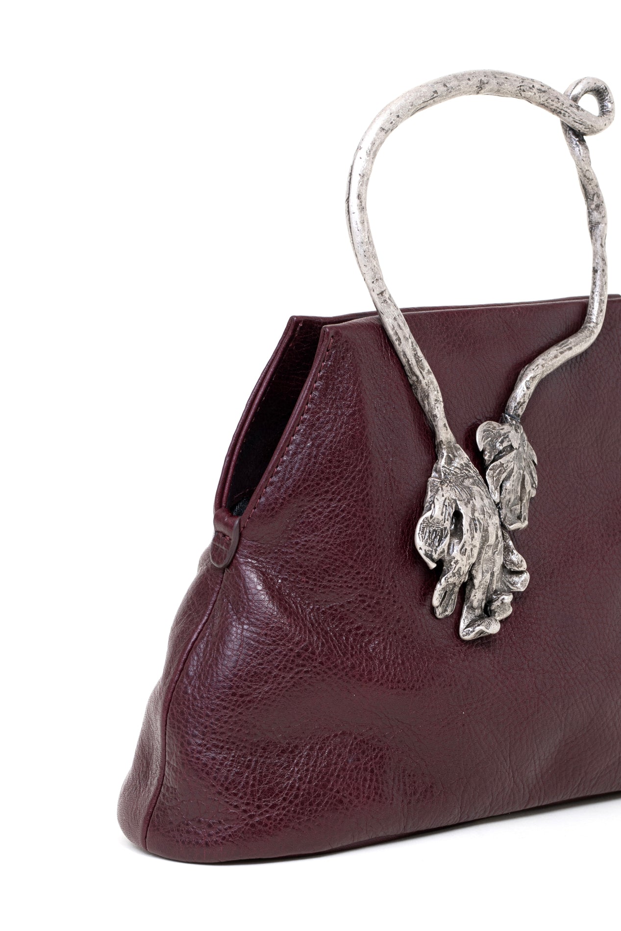 Mini bag in pelle colore bordeaux con manico foglia