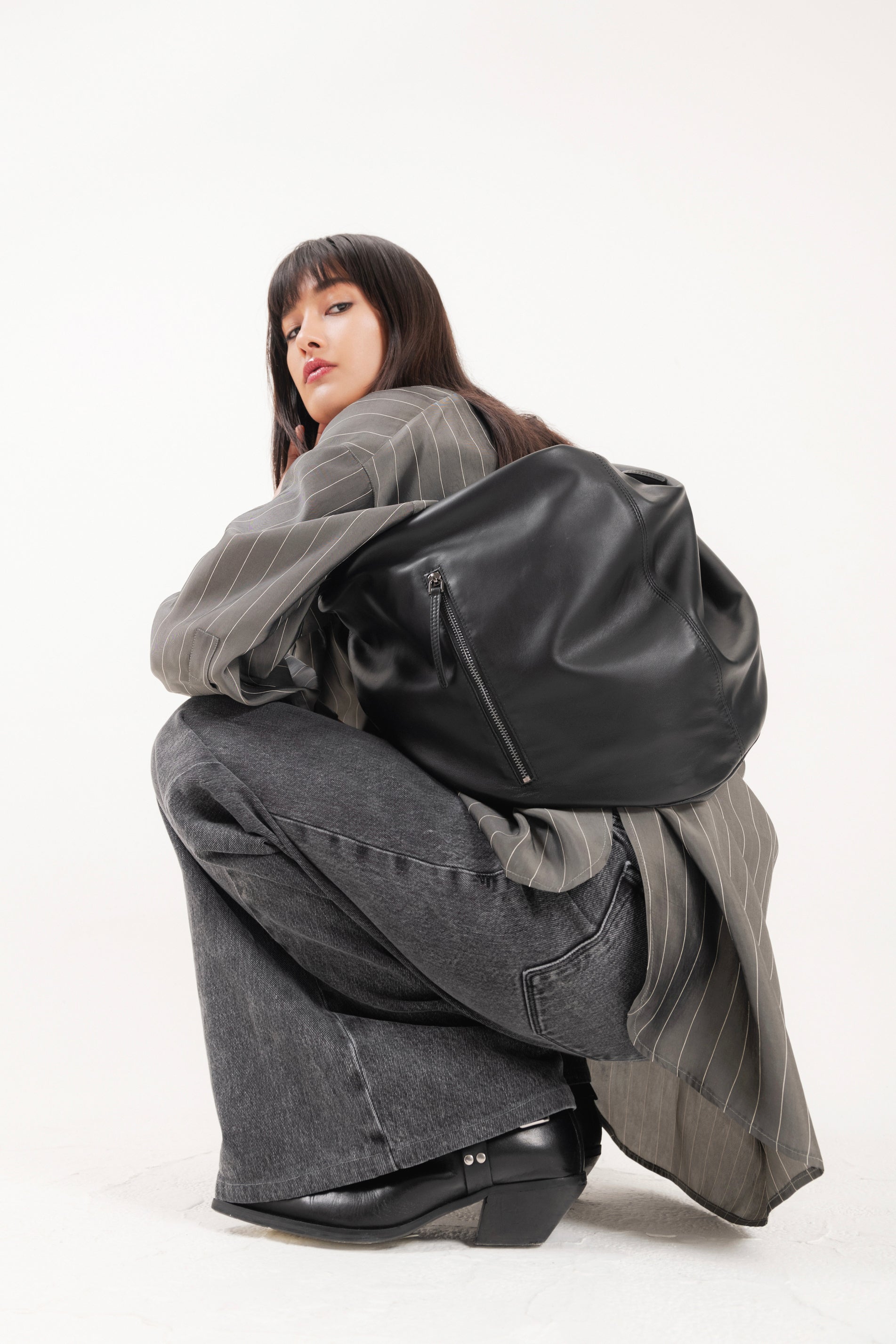 Camicia oversize a righe in cupro colore antracite