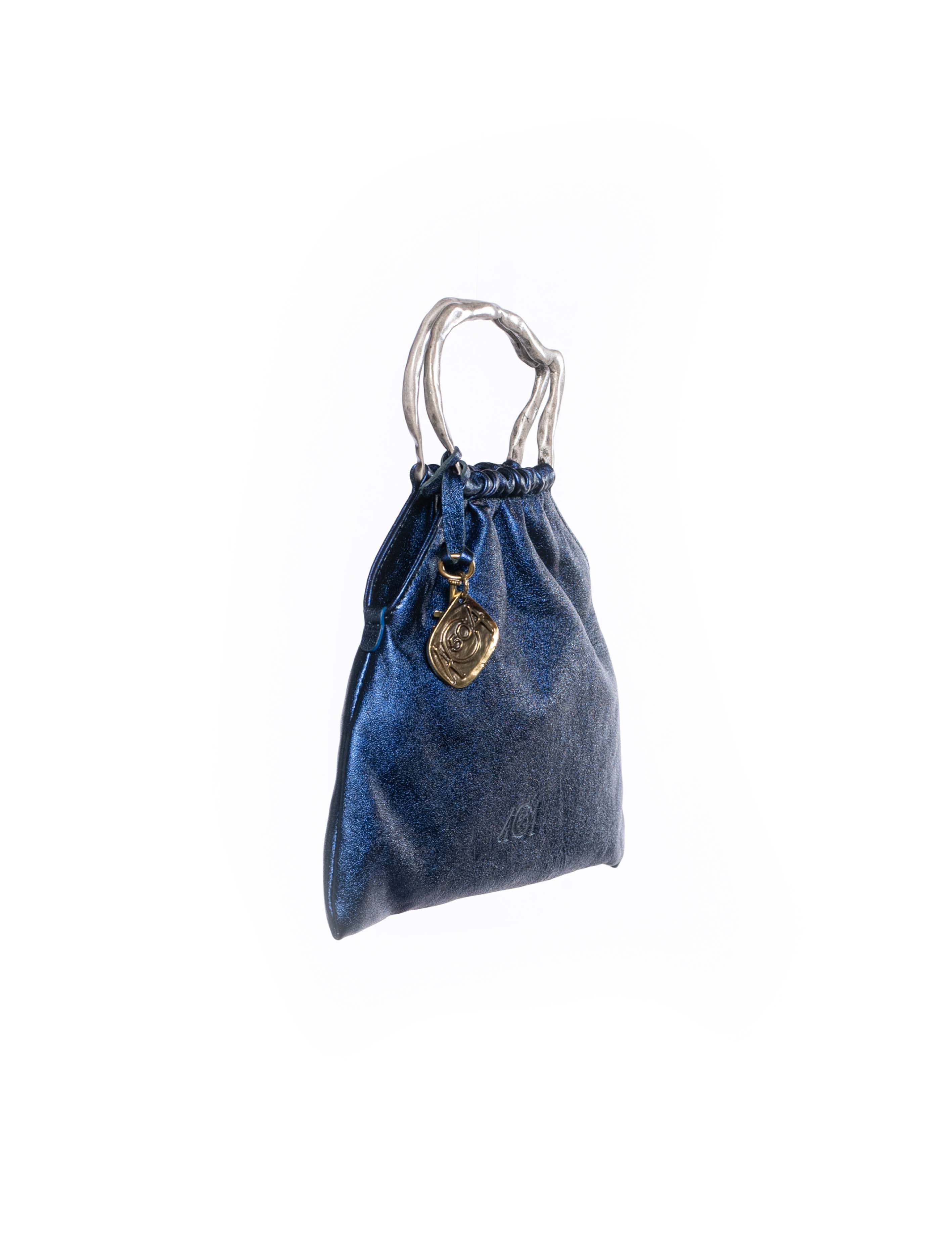 Mini borsa a sacchetto in pelle blu lato