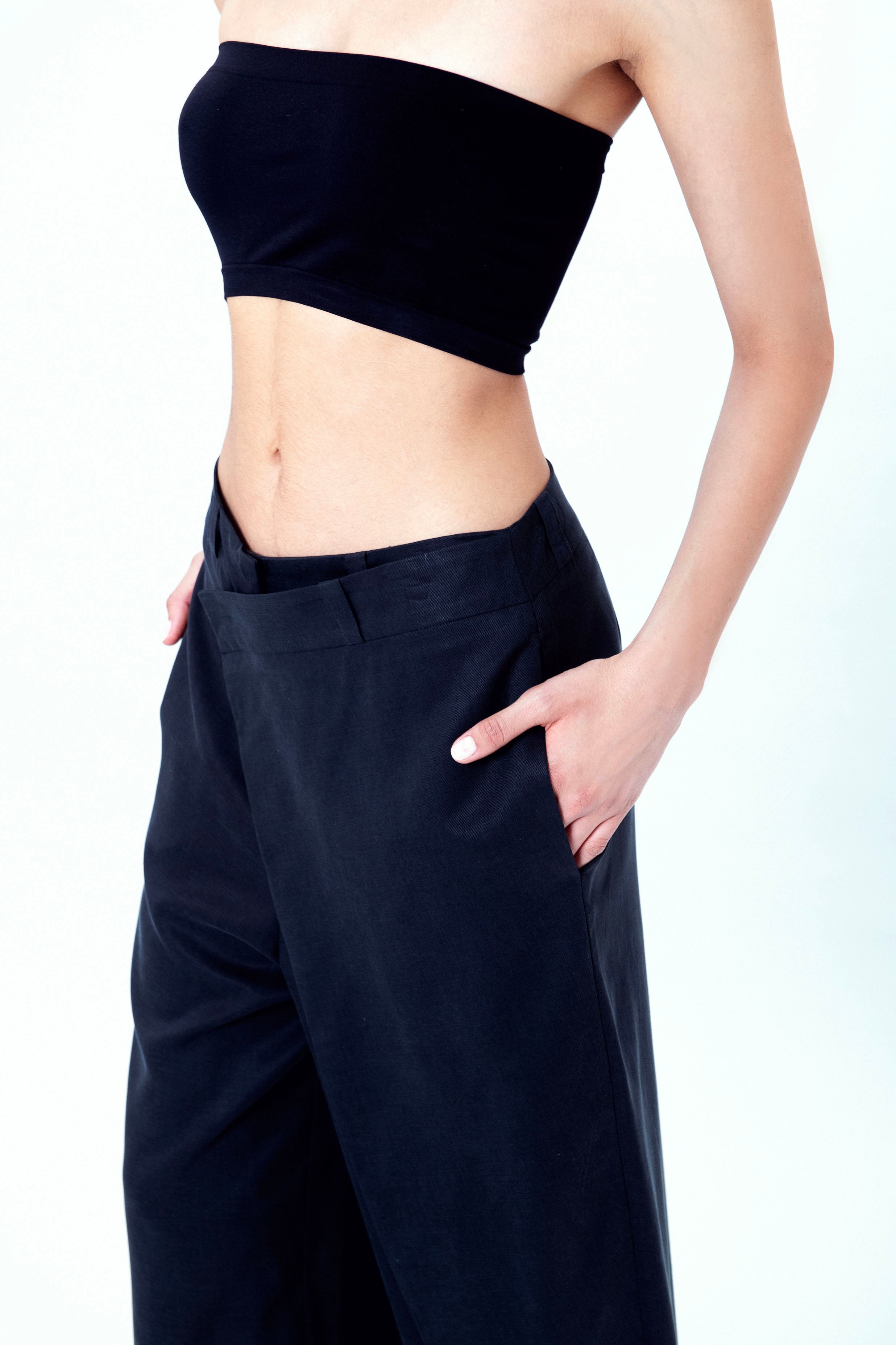 Pantalone in tencel nero lato