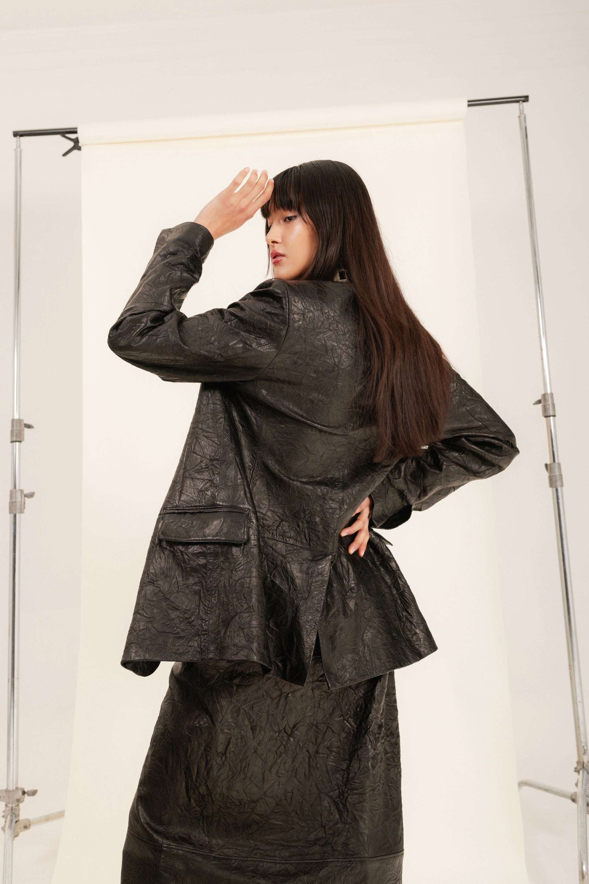 Work jacket in pelle colore nero effetto materico